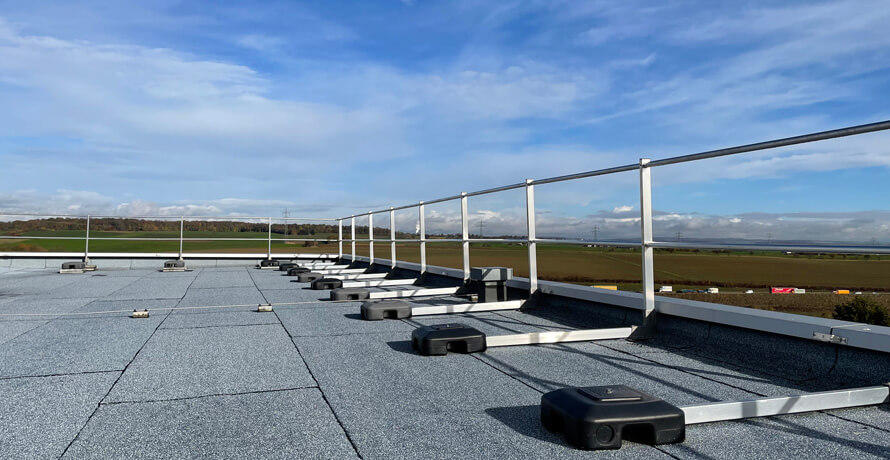 Vapro Premium-Bitumenbahnen - mehr fürs Klima: Stickoxidreduktion, Cool Roof oder einlagig für Sanierungen.